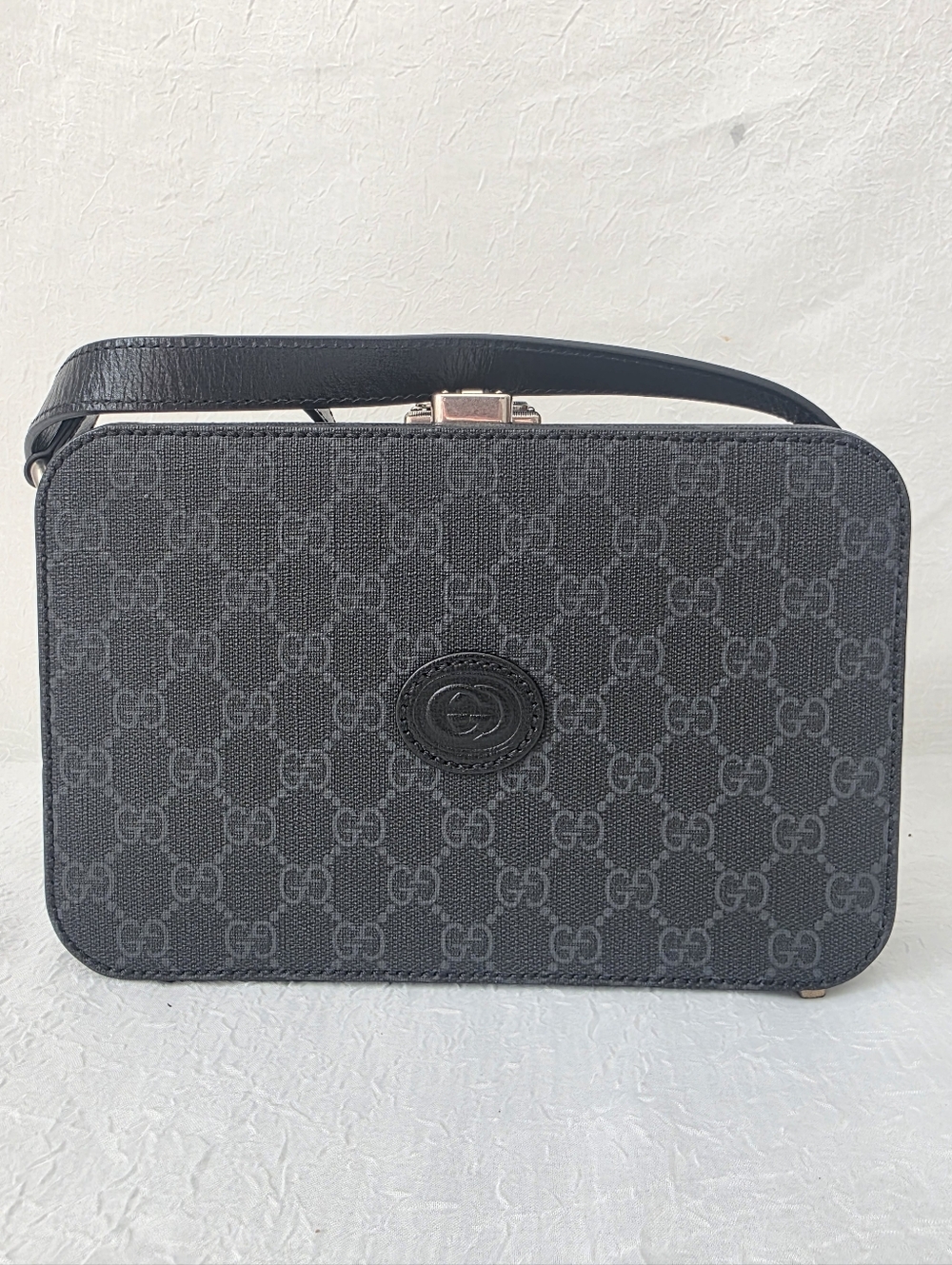 Auth Gucci GG Supreme Hard Trunk Crossbody Bag